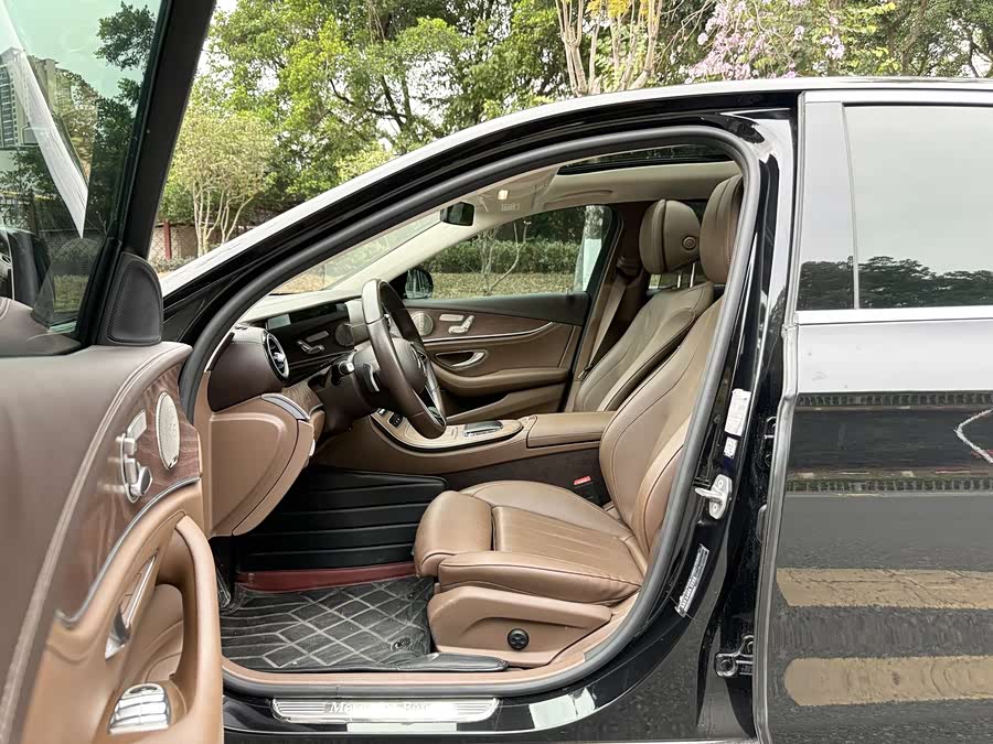 Mercedes-Benz E-Class 2022, фото 8