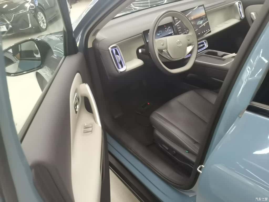 Leapmotor B01, 2025 16