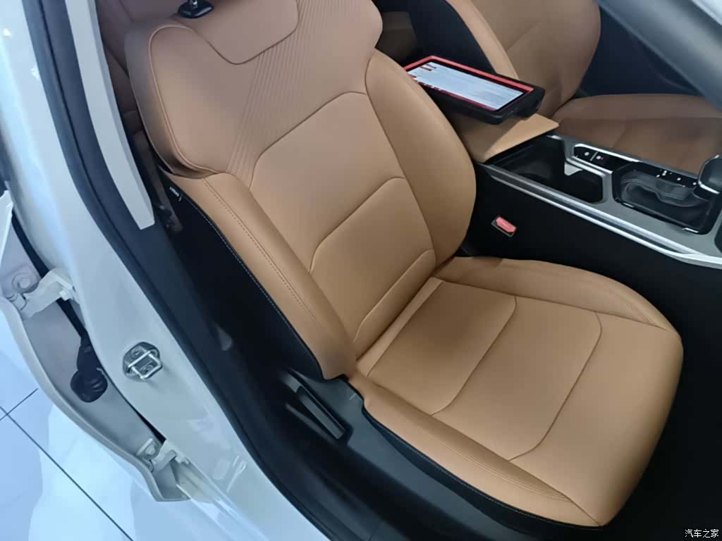 Geely Emgrand, 2024 20