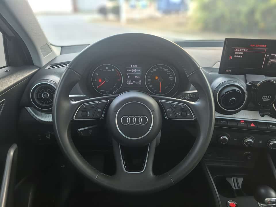 Audi Q2L