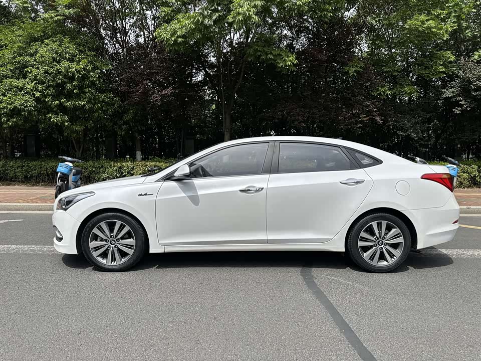 Hyundai Name picture