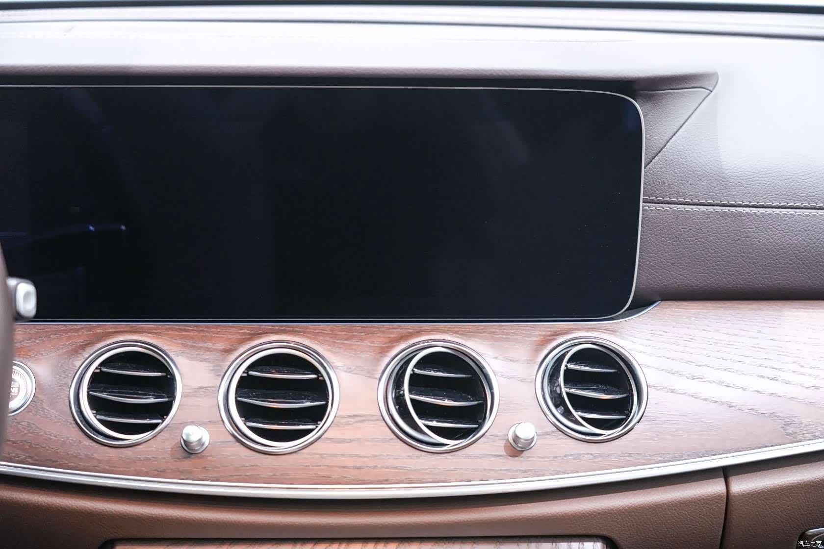 Mercedes-Benz E-Class, 2025 14