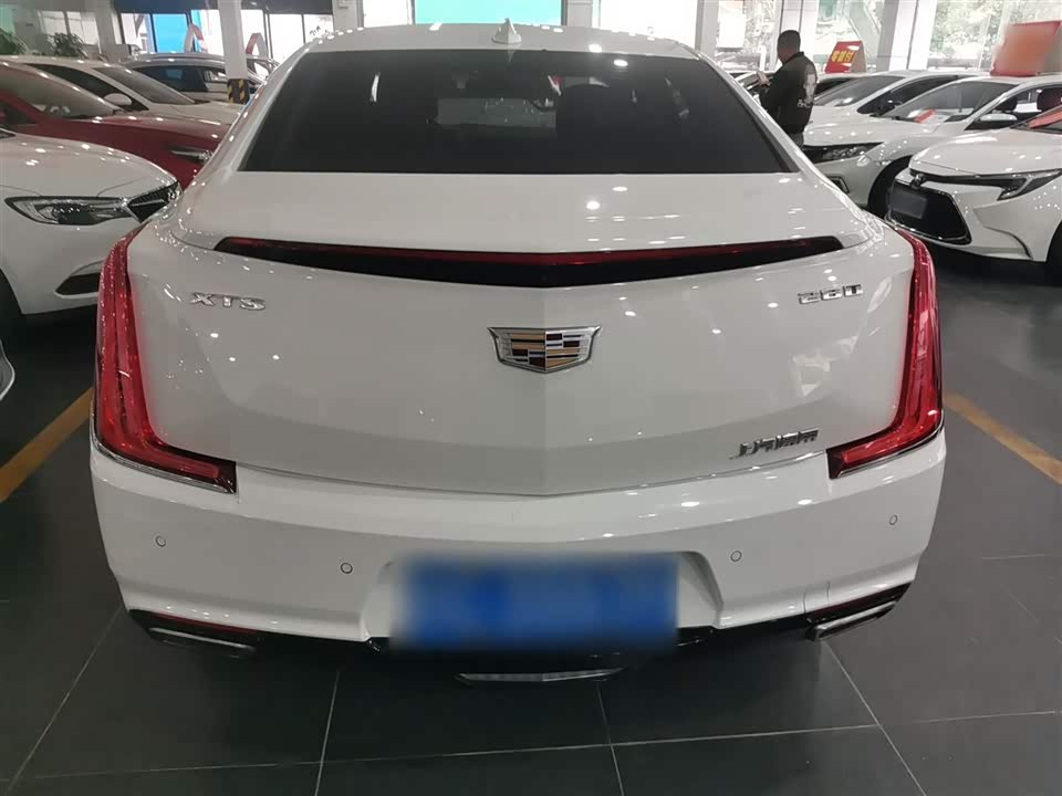Cadillac XTS
