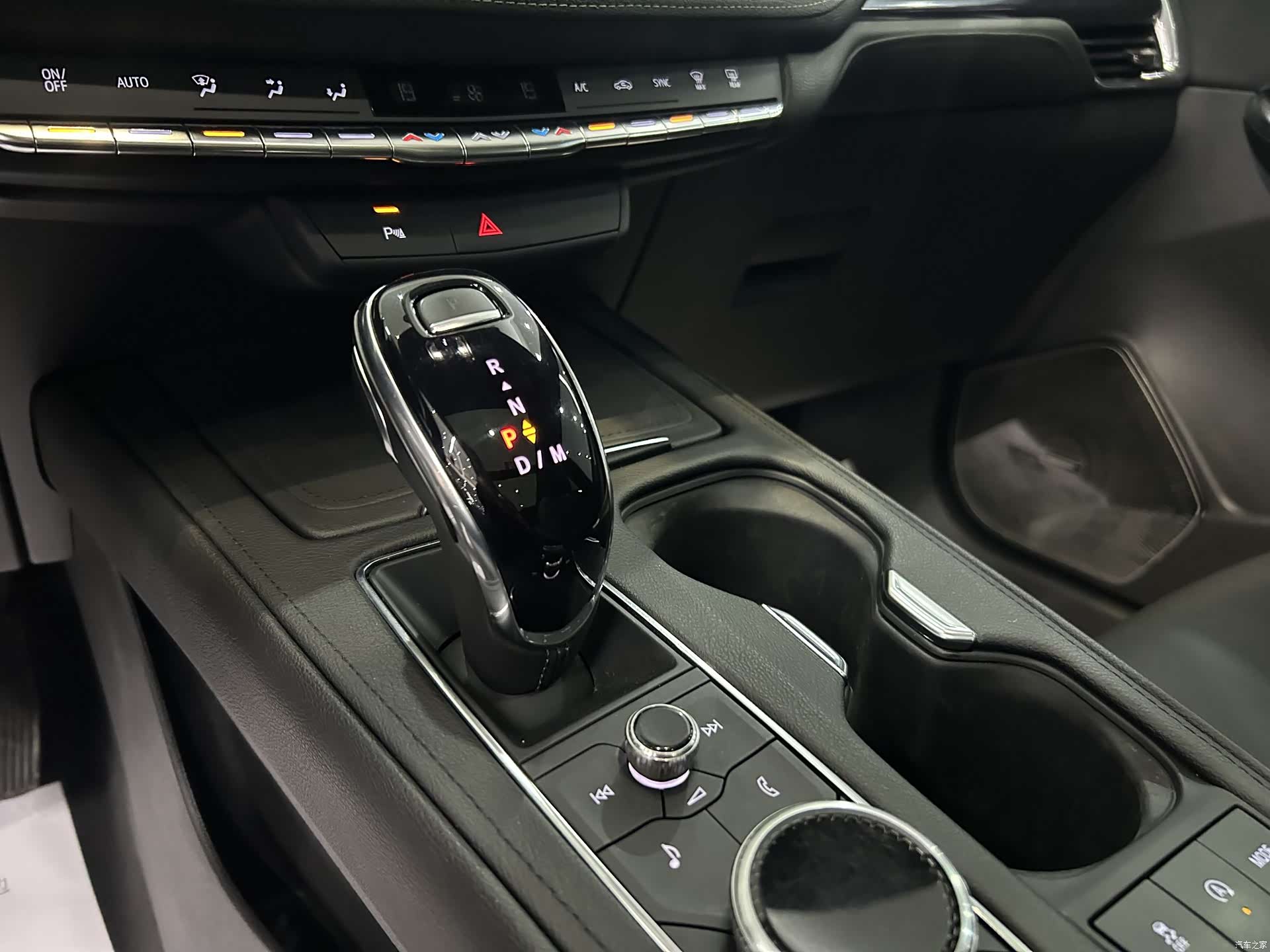 Cadillac XT4, 2021 8