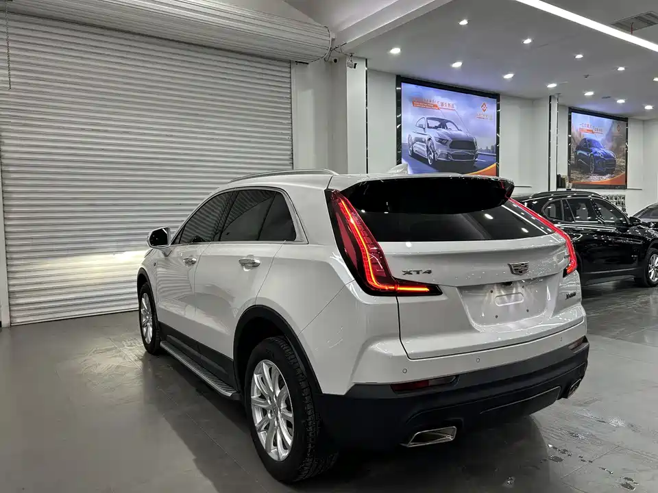 Cadillac XT4