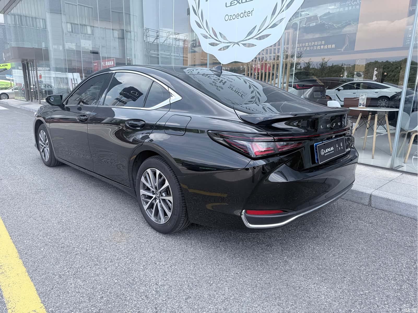 Lexus ES, 2025 11
