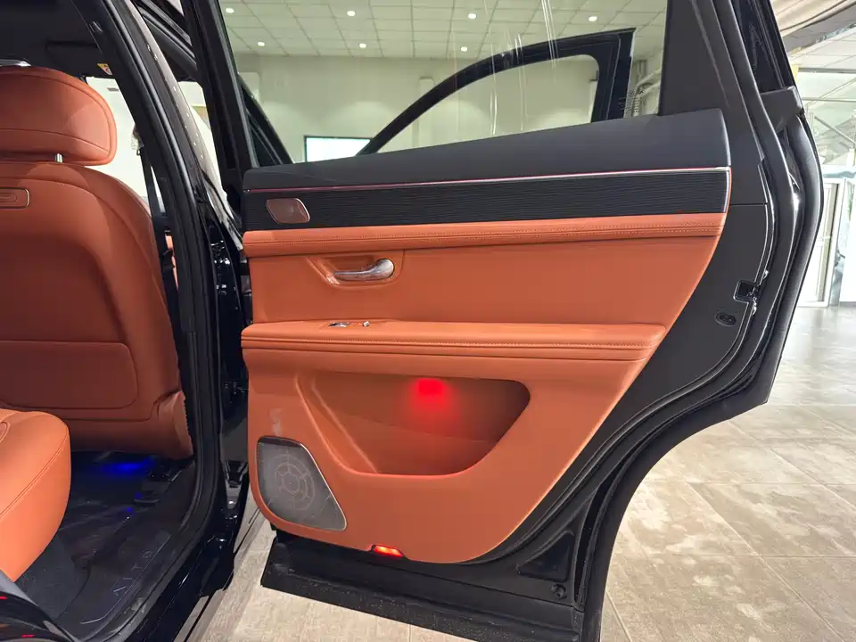 AITO Ask the world M7