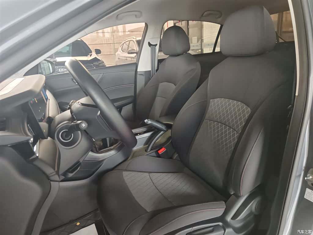 Roewe i5, 2025 10