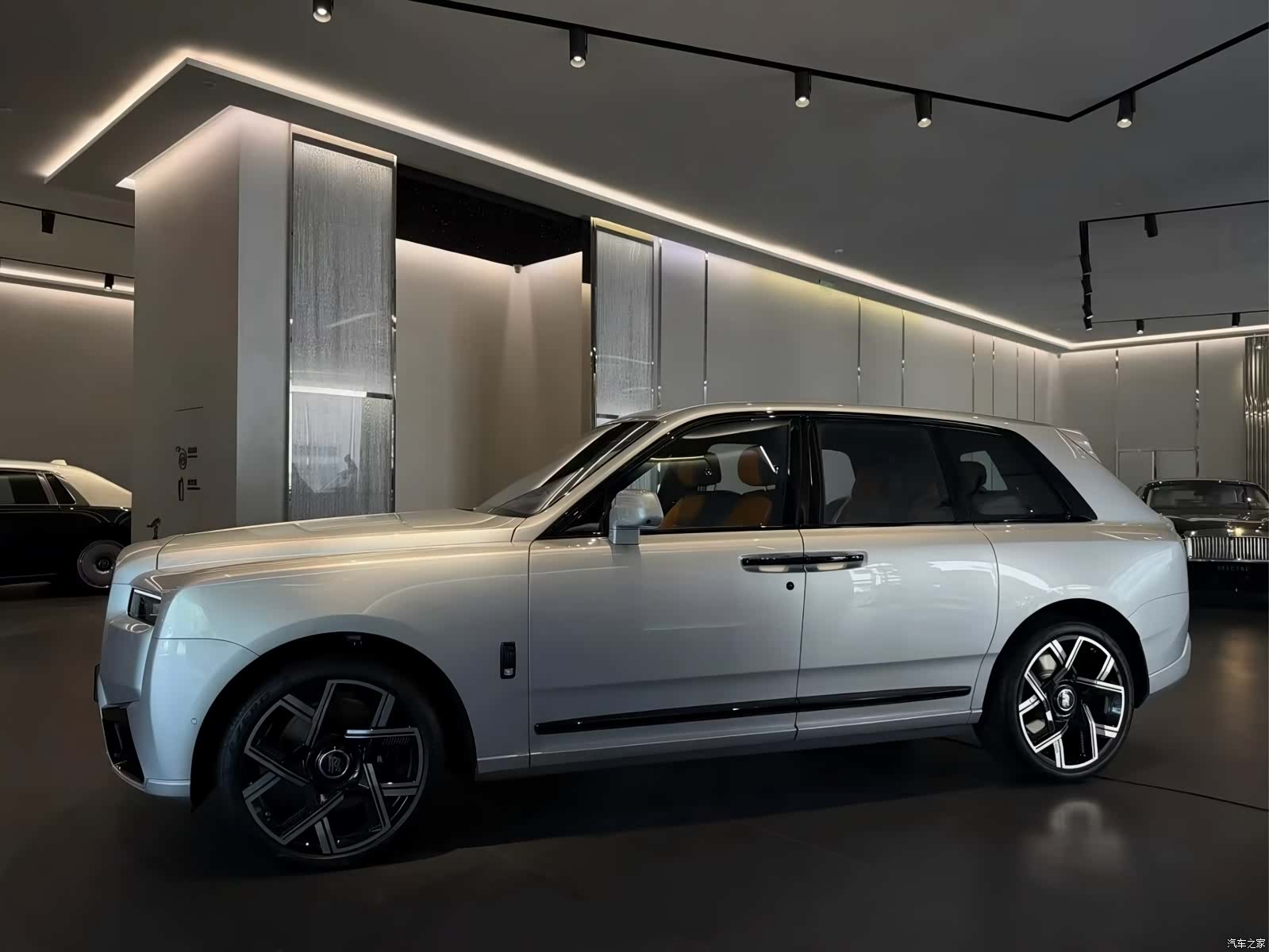 Rolls-Royce Cullinan, 2026 все фото