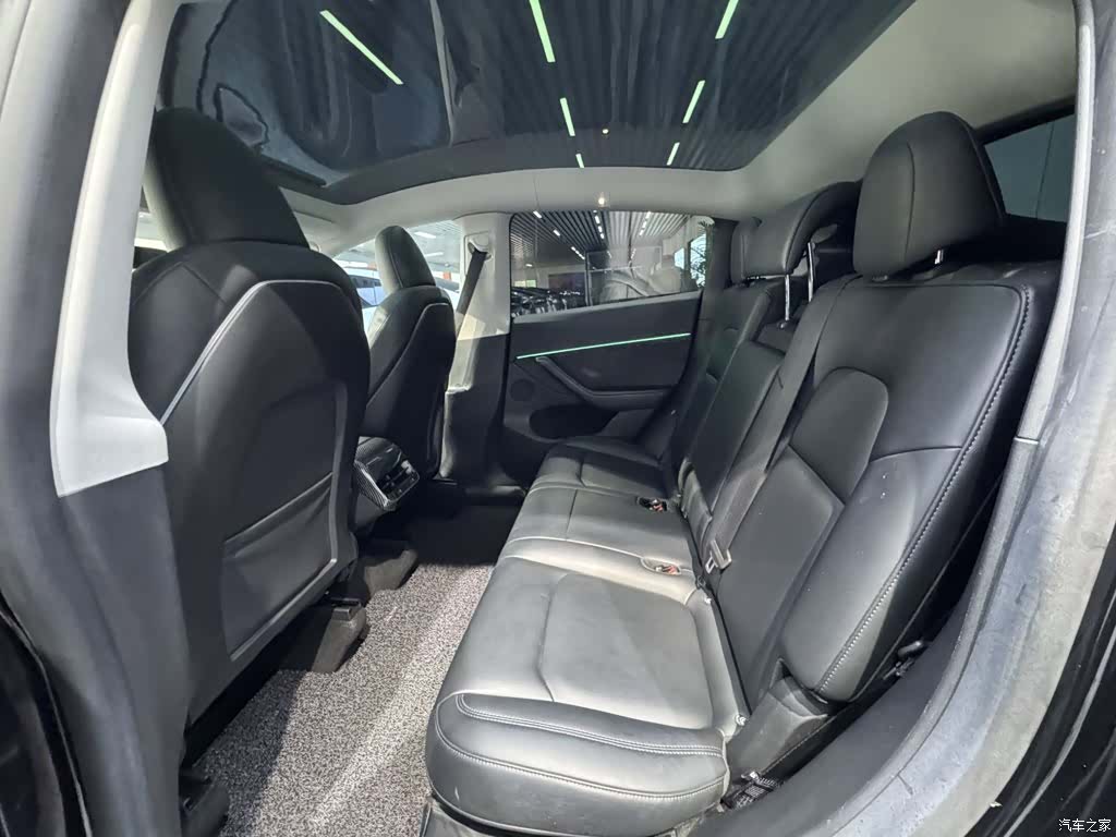Tesla Model Y, 2022 17