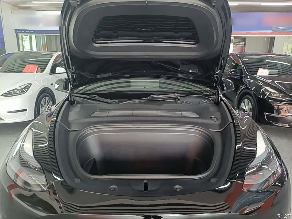 Tesla Model Y, 2022 20