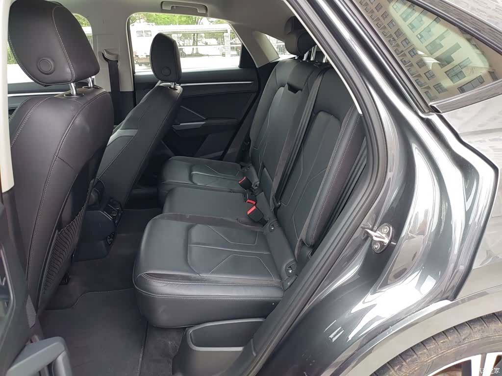 Audi Q3, 2023 13