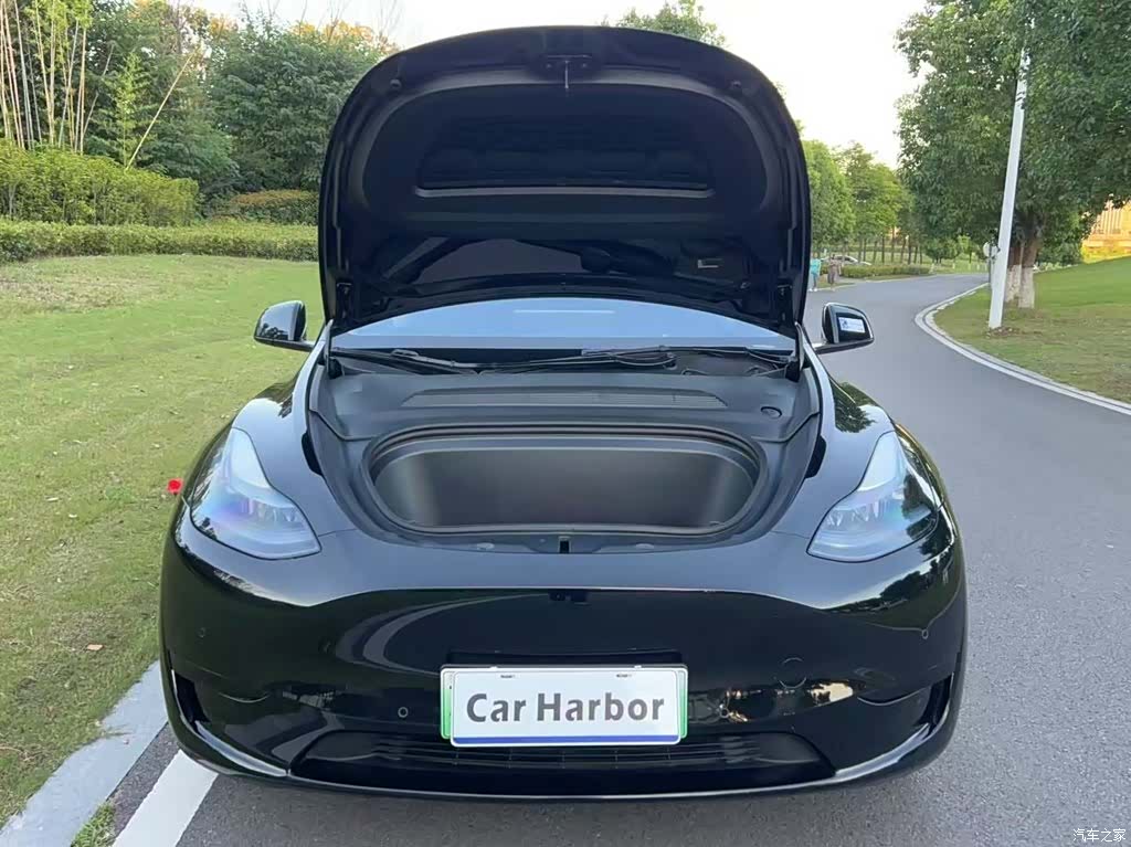Tesla Model Y, 2023 10