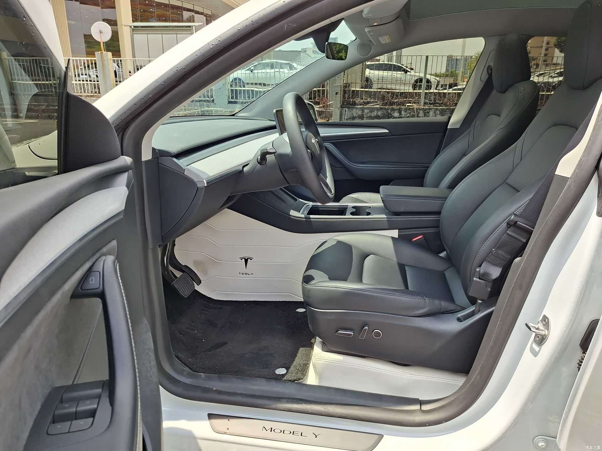 Tesla Model Y, 2024 8