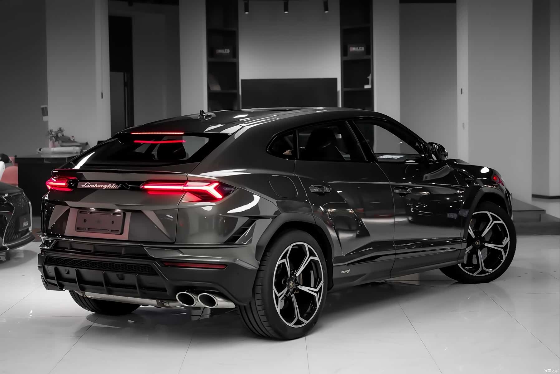 Lamborghini Urus, 2024 все фото