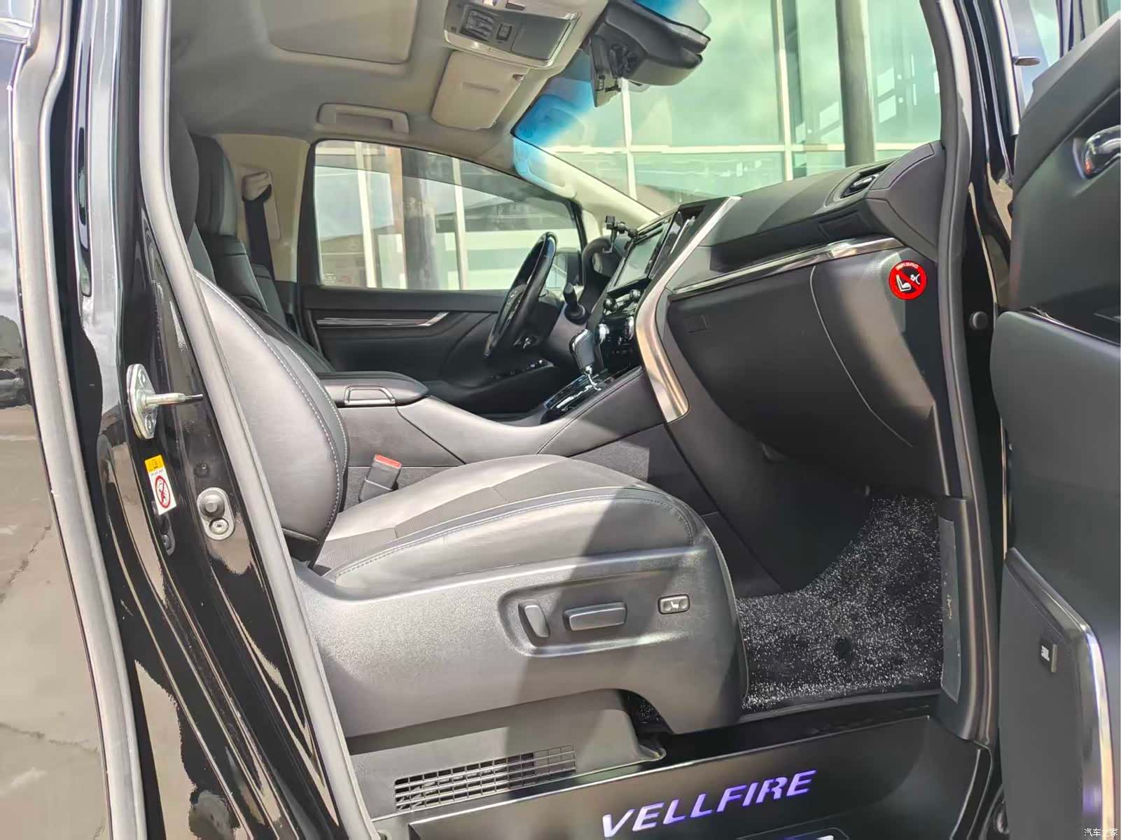 Toyota Vellfire, 2020 12