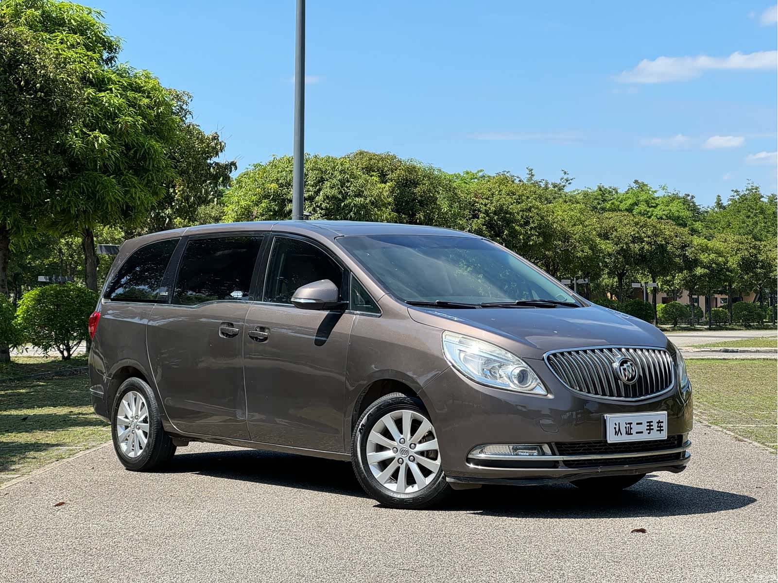Buick GL8, 2016 3