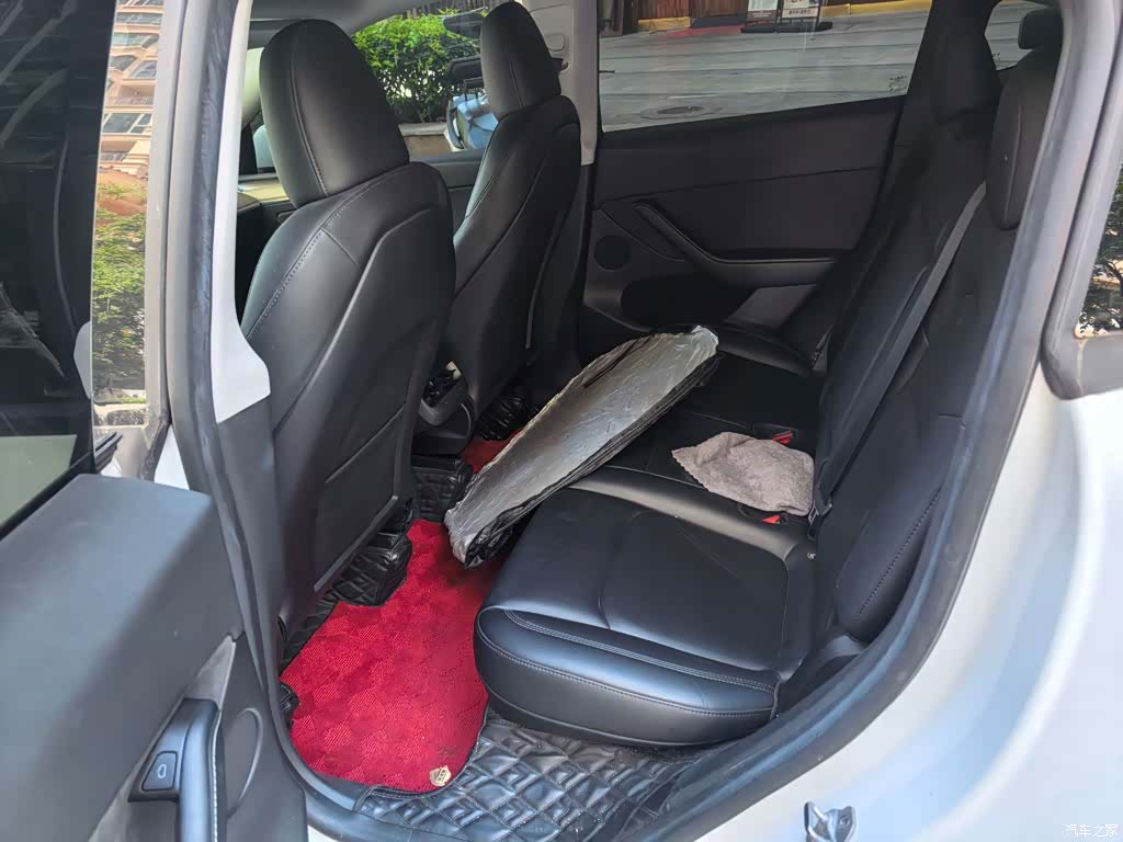Tesla Model Y, 2023 8