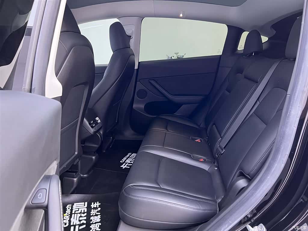 Tesla Model Y, 2022 17