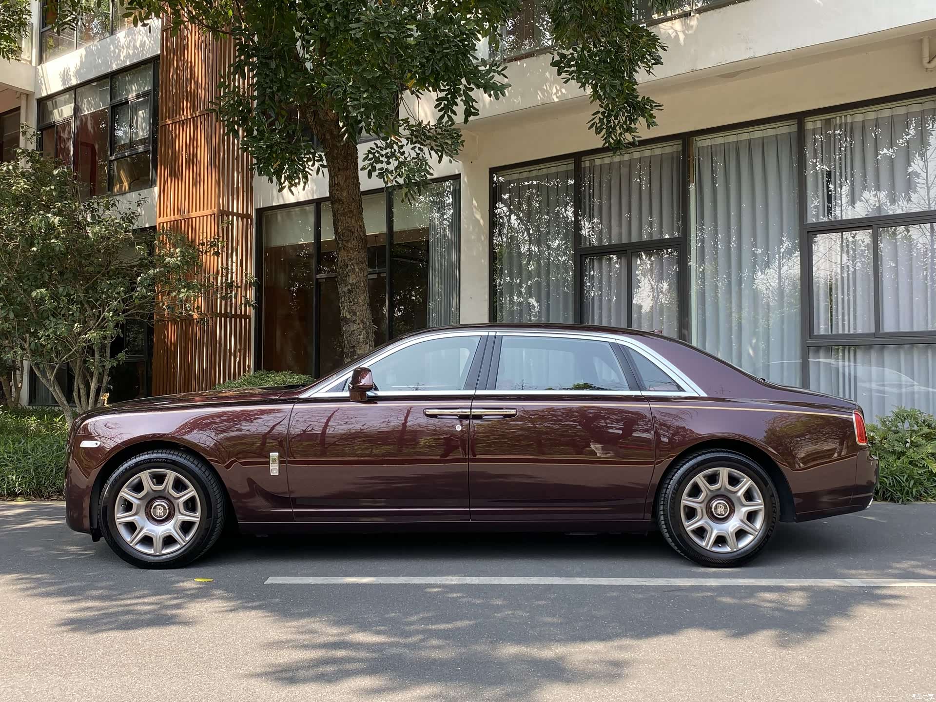 Rolls-Royce Ghost, 2017 все фото