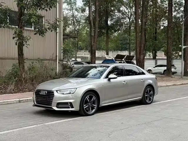Audi A4L 2019 — купить из Китая под заказ