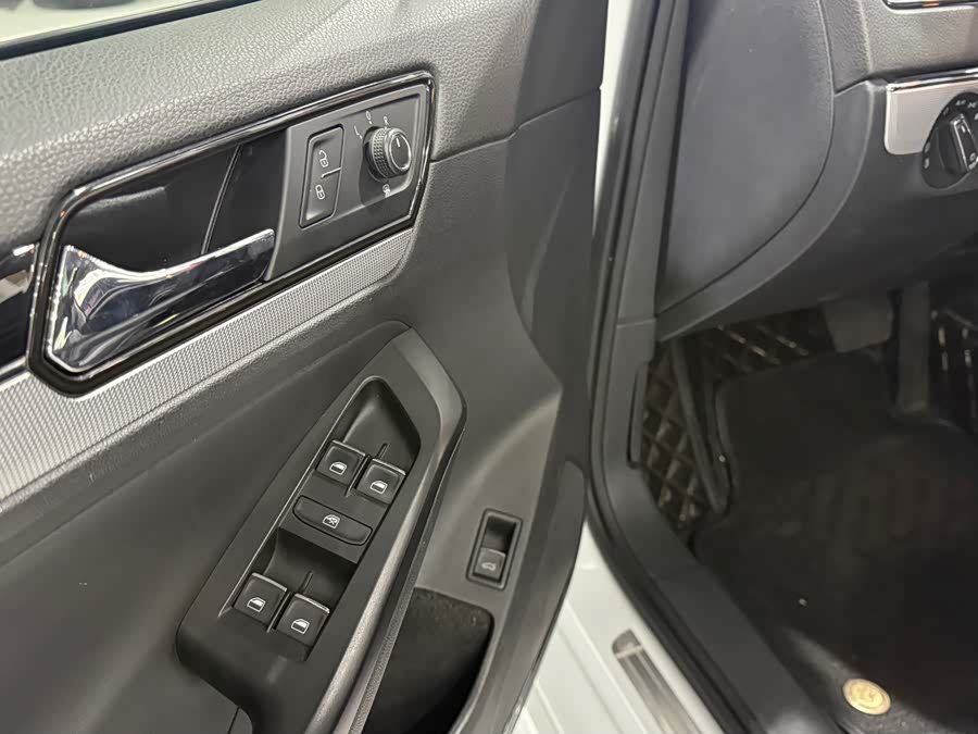 Volkswagen Sagitar 2018, фото 6