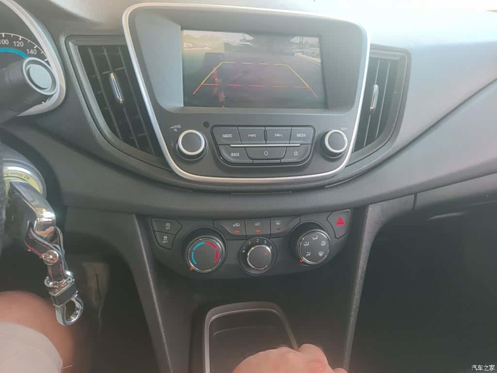 Chevrolet 320, 2019 13