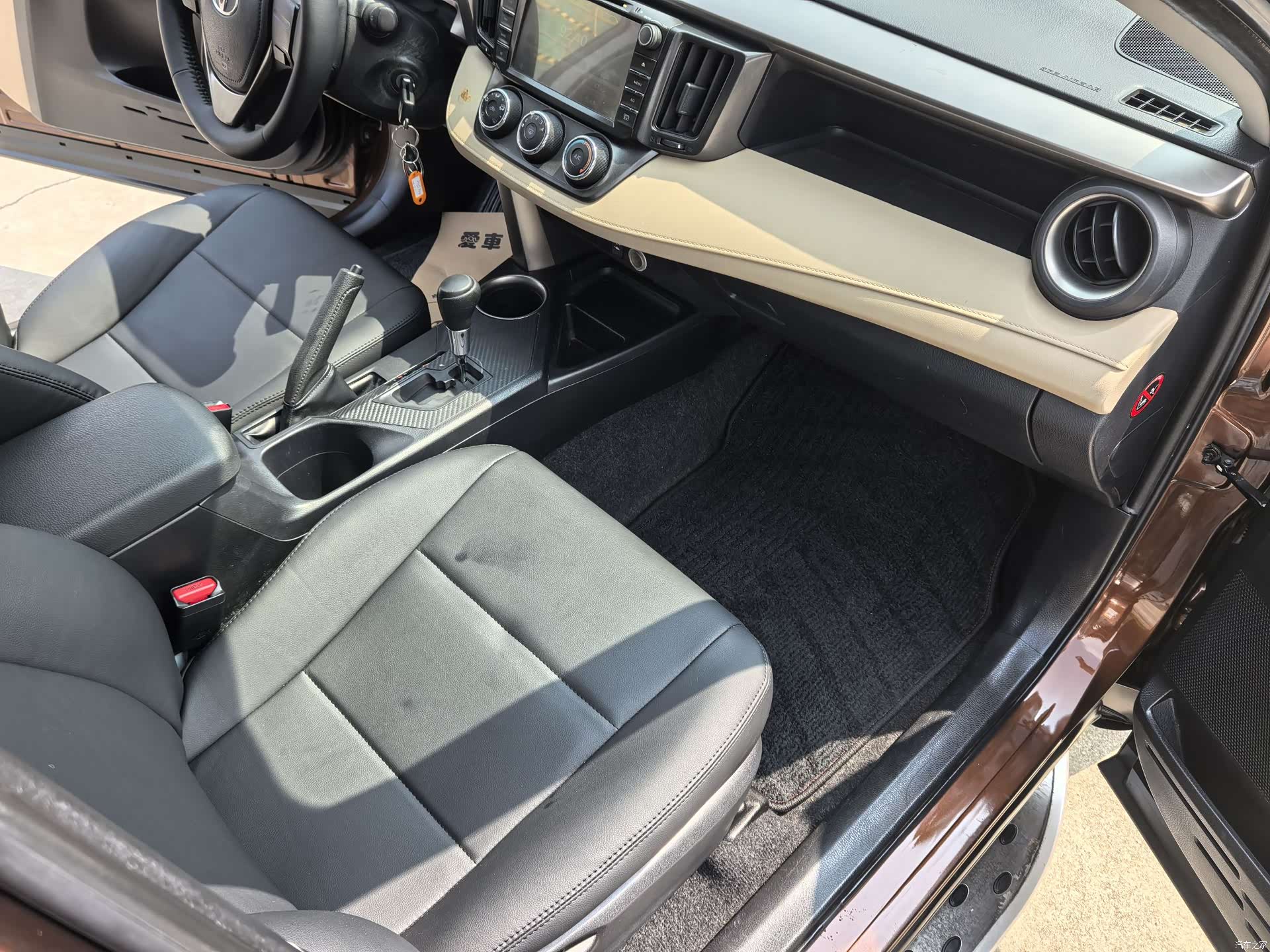 Toyota RAV4, 2014 11