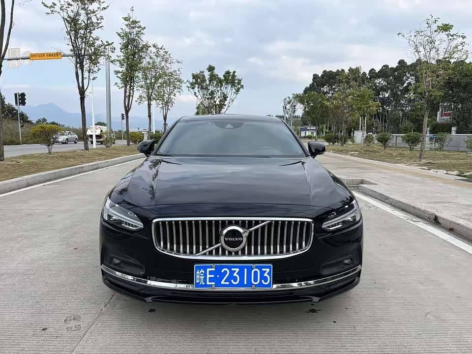 Volvo S90