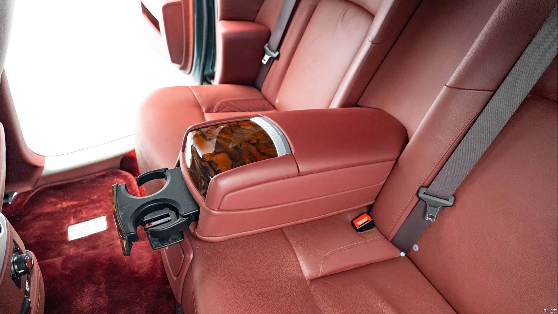 Rolls-Royce Ghost, 2015 9