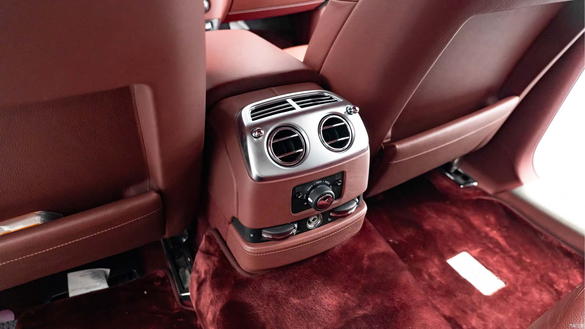 Rolls-Royce Ghost, 2015 13