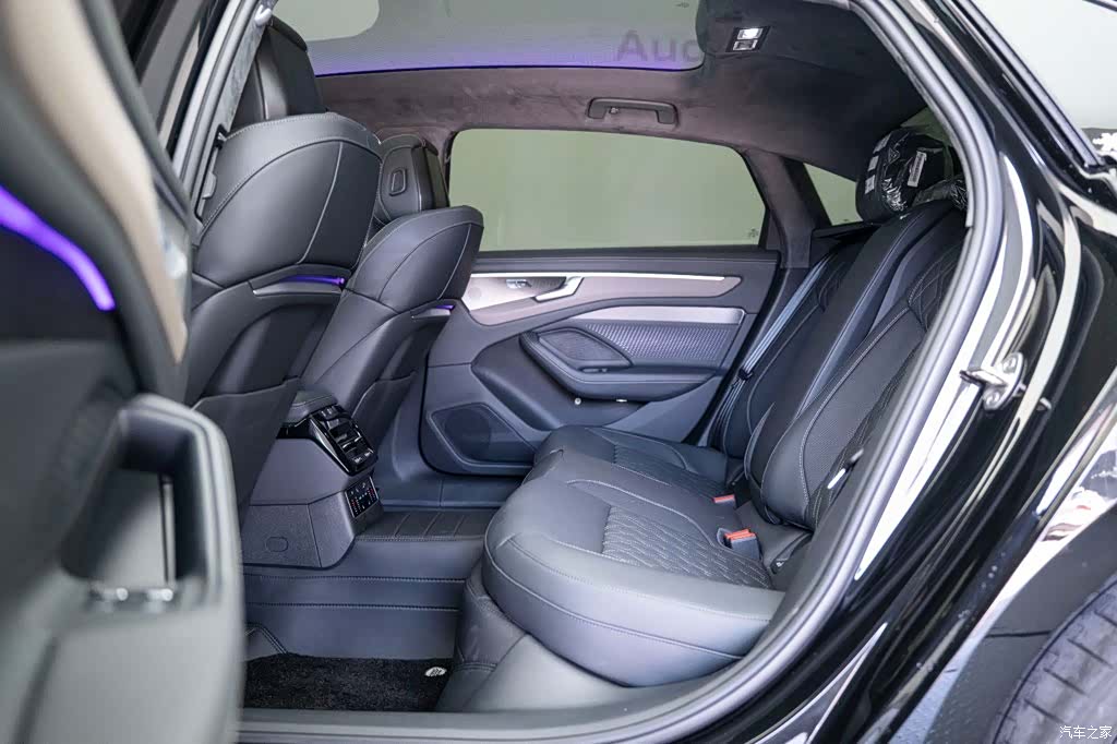Audi A6L, 2026 16