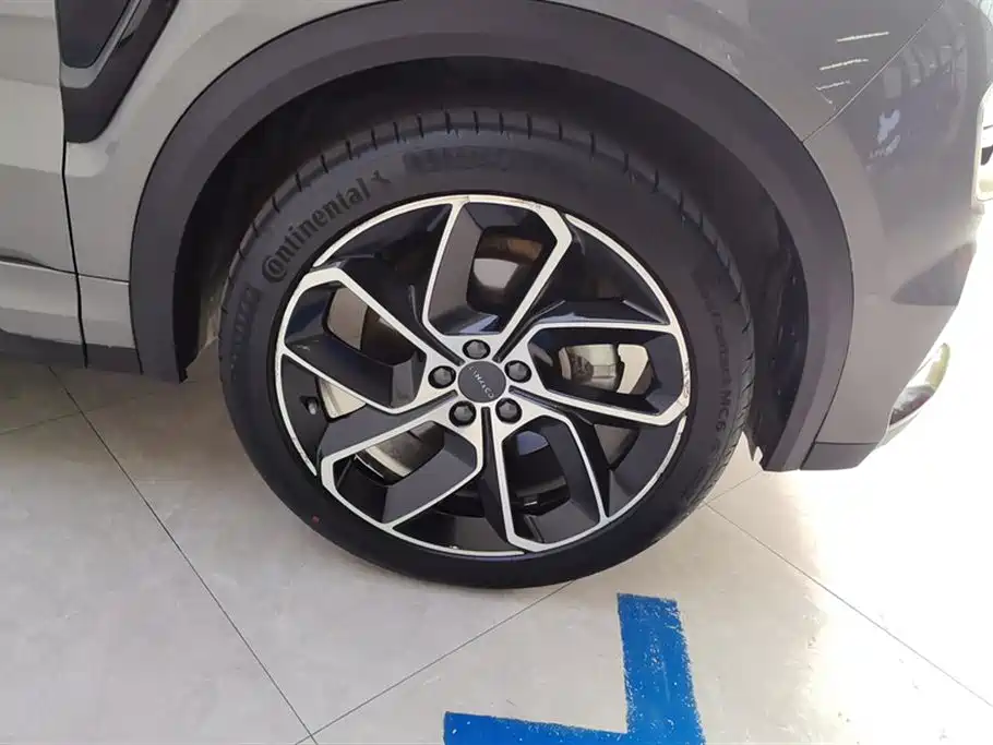 Lynk & Co 05