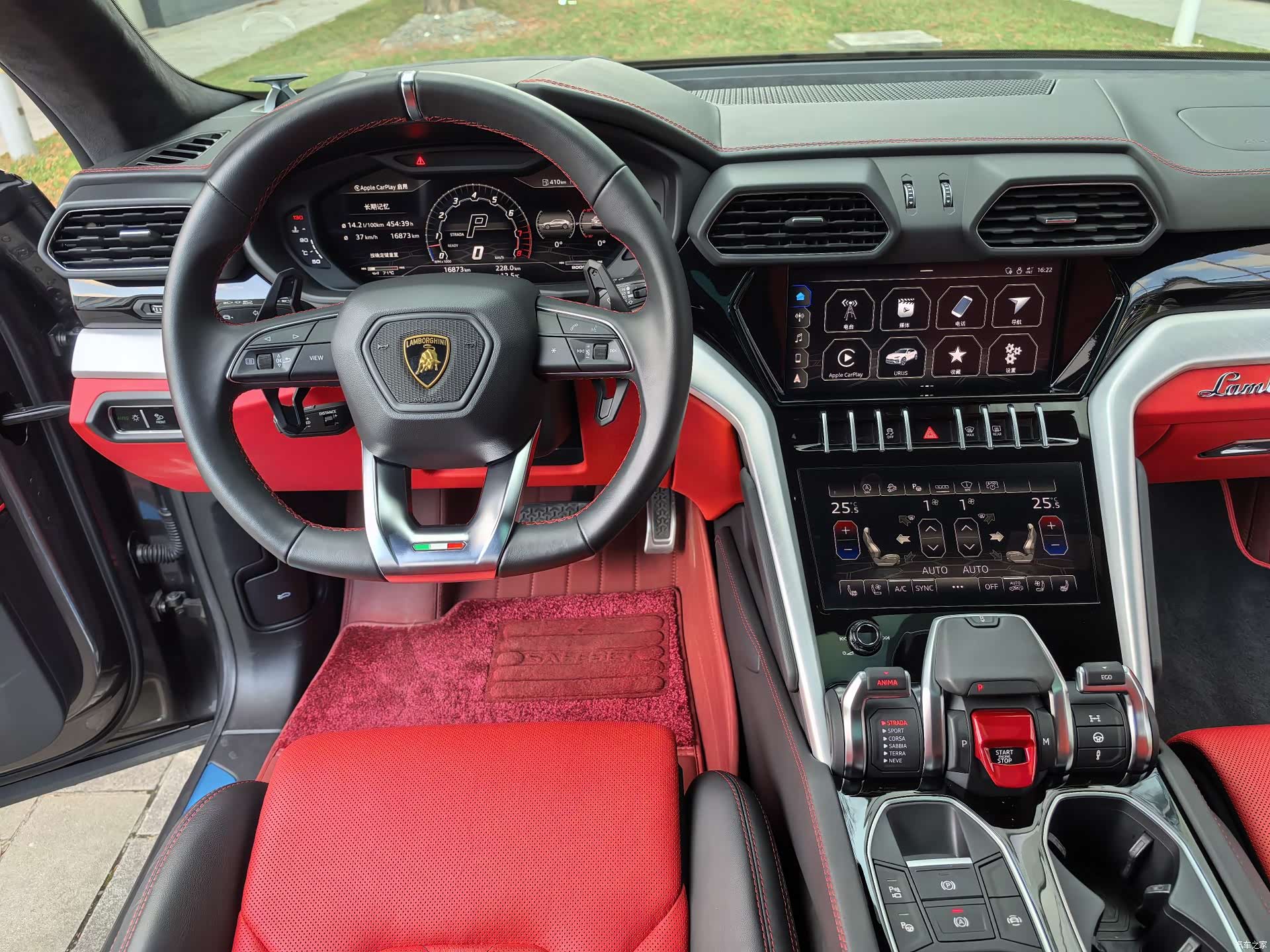 Lamborghini Urus, 2023 23