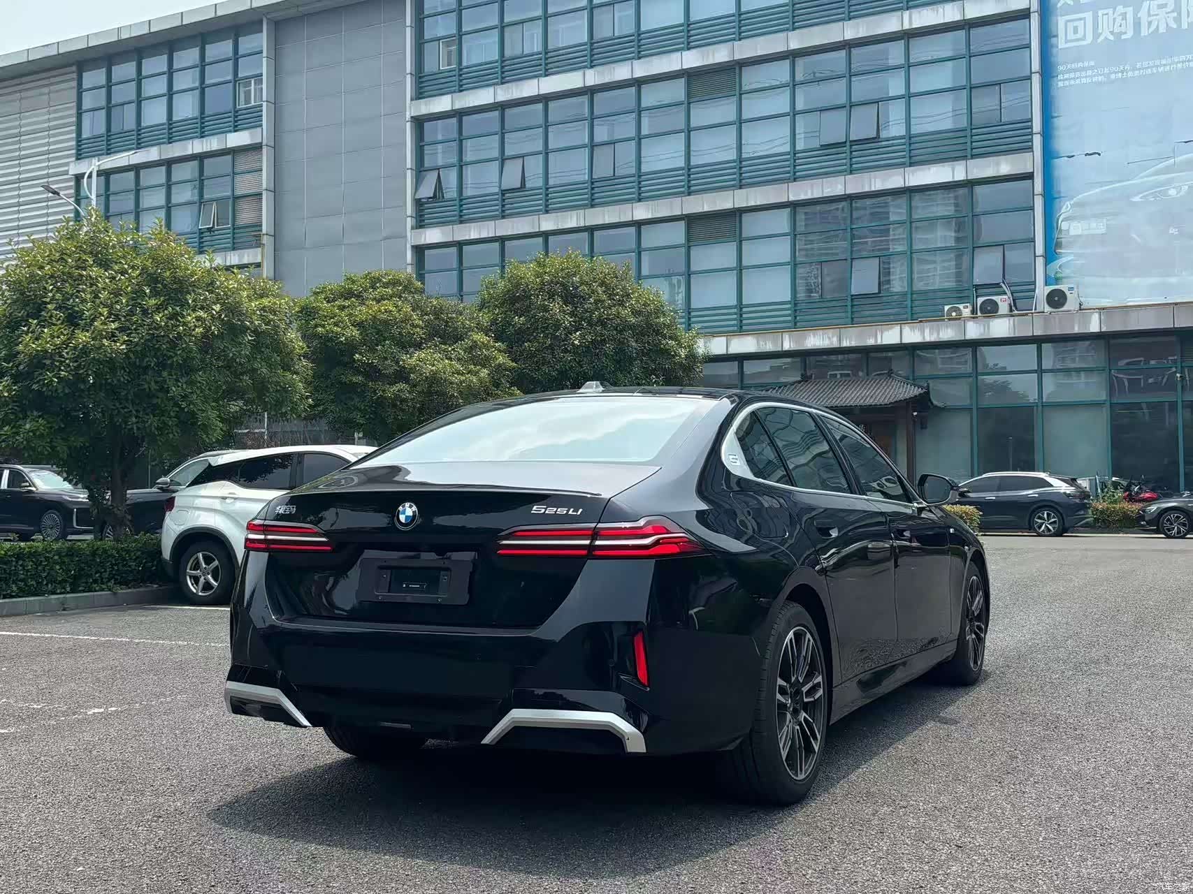 BMW 5 Series, 2025 9