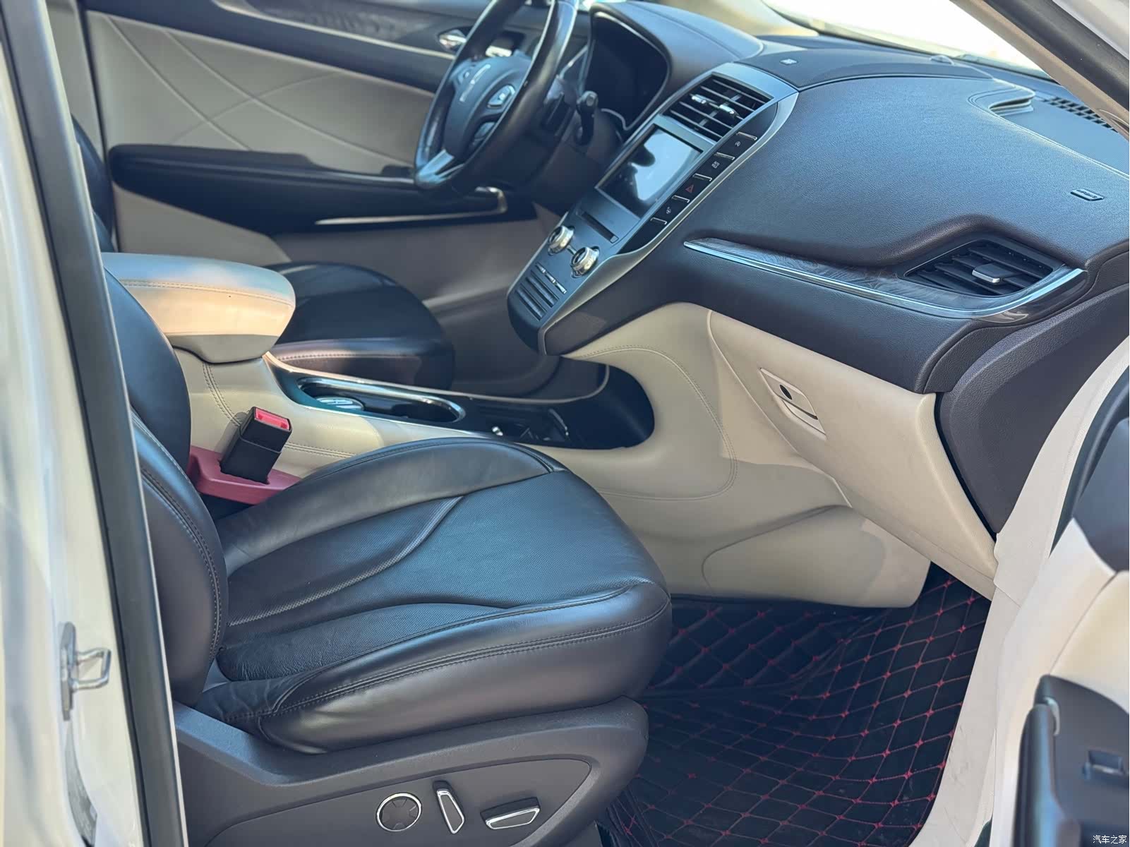 Lincoln MKC, 2018 4