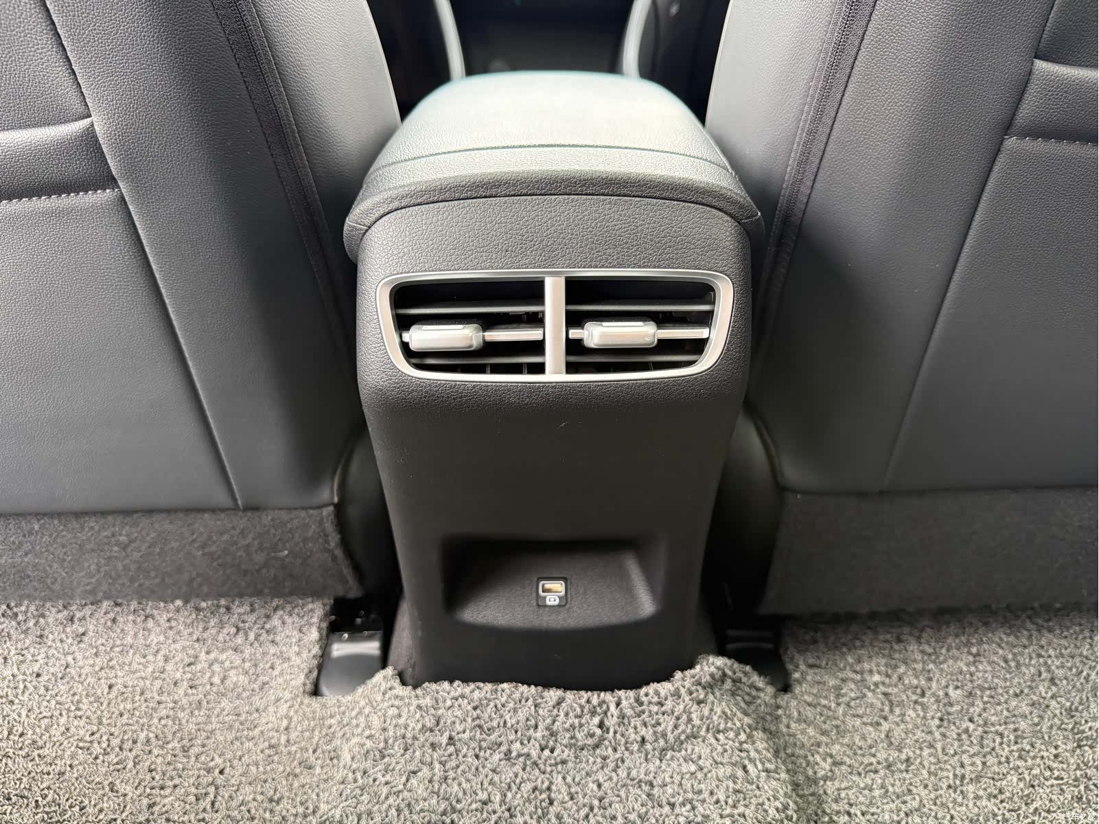Hyundai 270TGDi, 2022 15