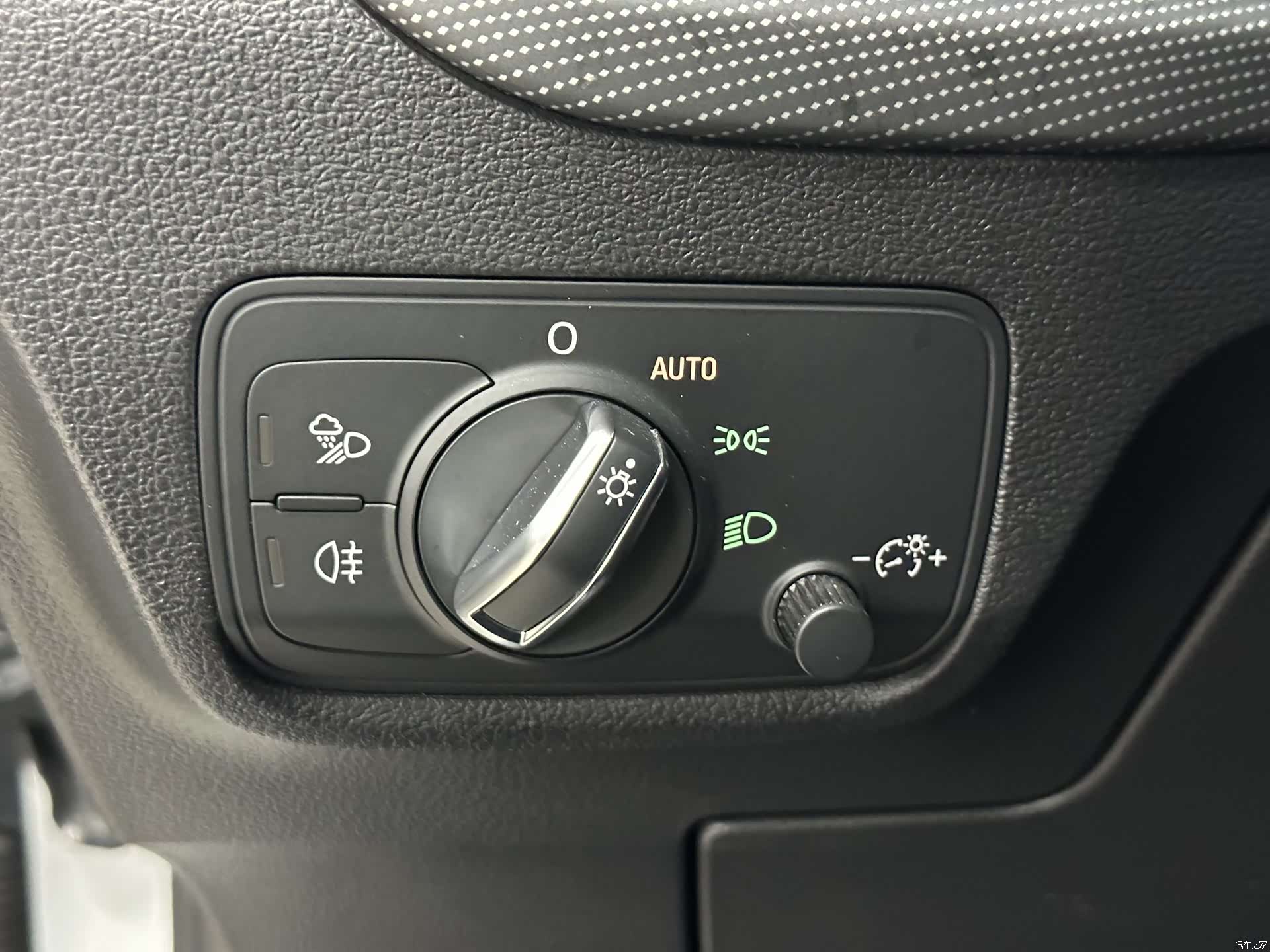 Audi Q2L, 2021 28