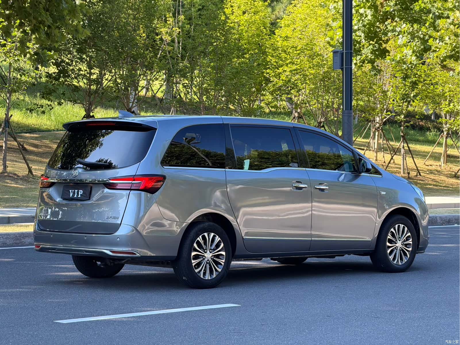 Buick GL8, 2020 11