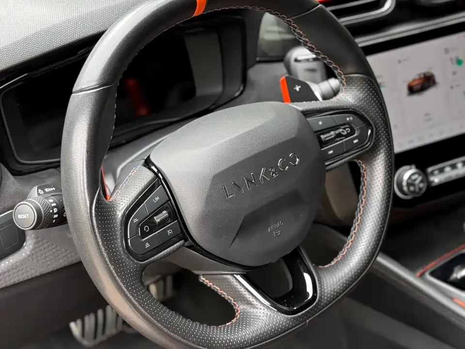 Lynk & Co 02 Hatchback