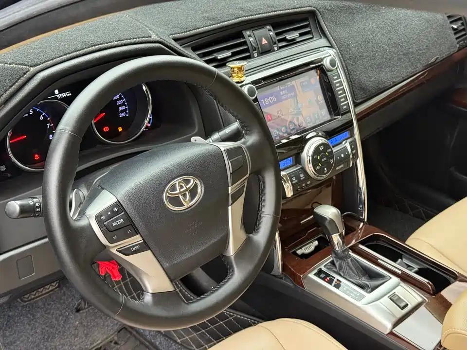 Toyota Reiz