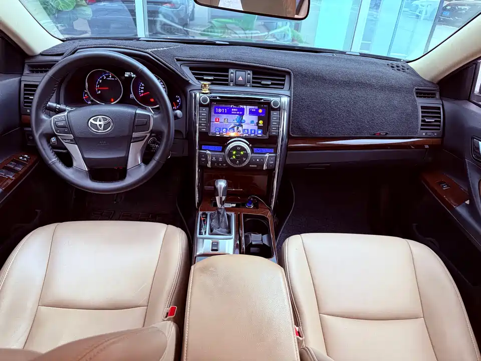 Toyota Reiz