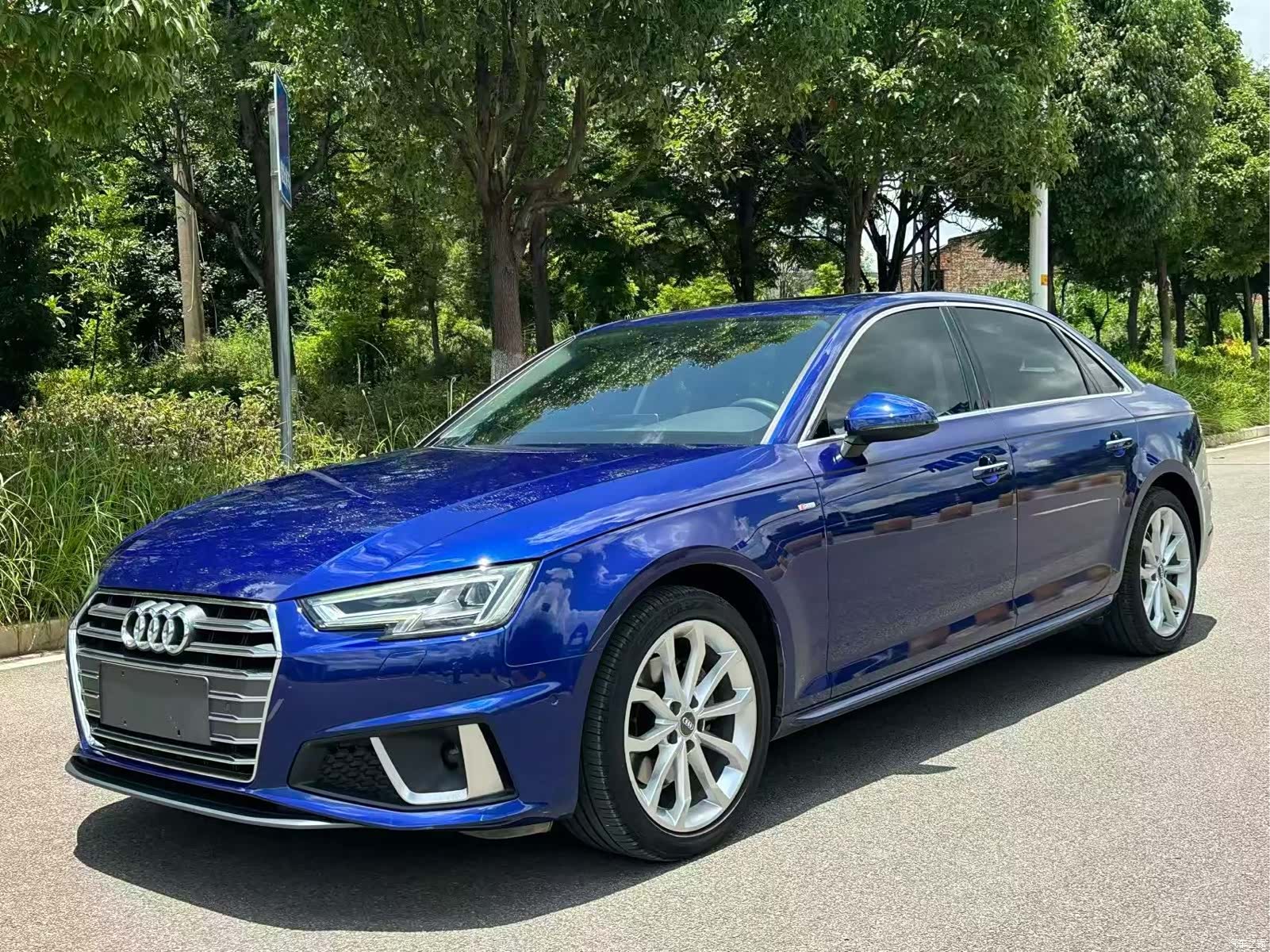 Audi A4L, 2019 1