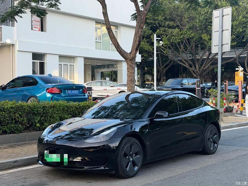 Tesla Model 3, 2022 1