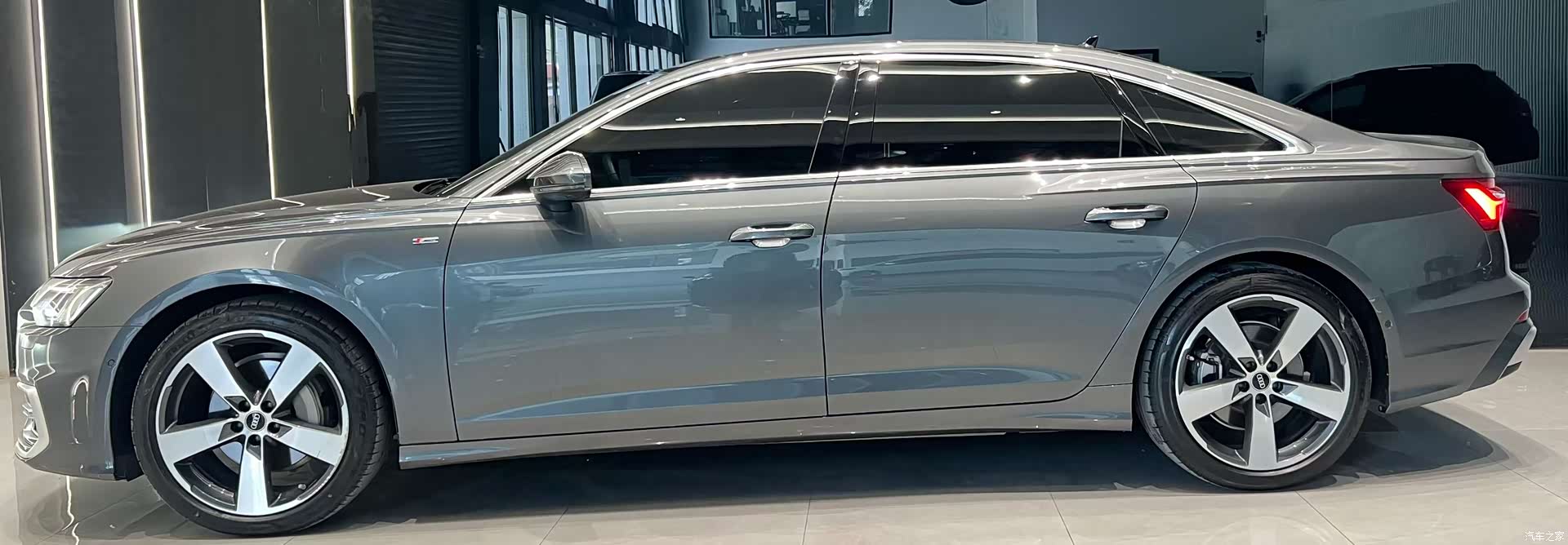 Audi A6L, 2022 4