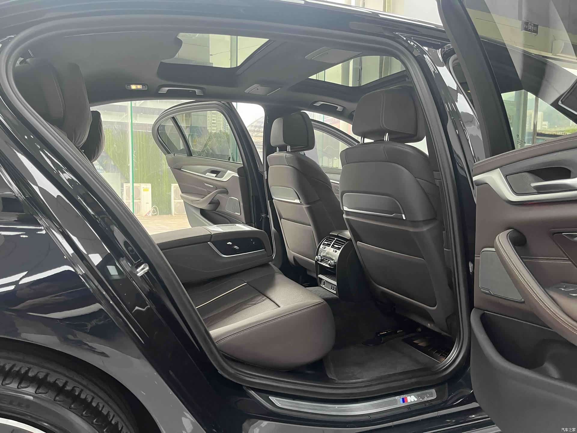 BMW 5 Series, 2023 13