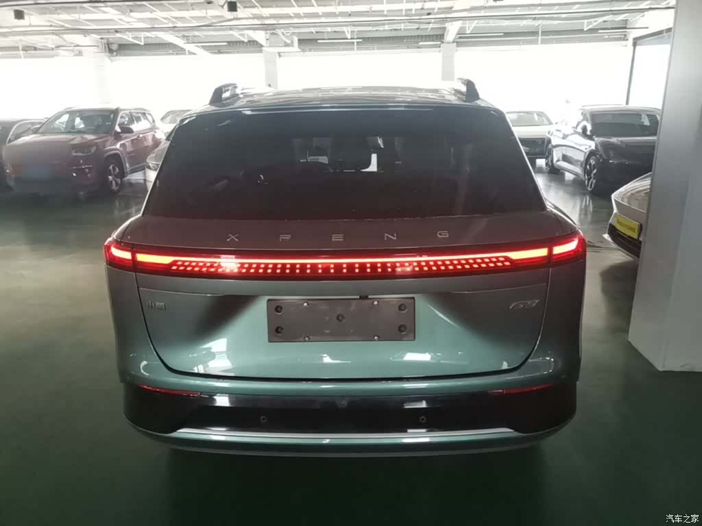 Xpeng G9, 2023 6