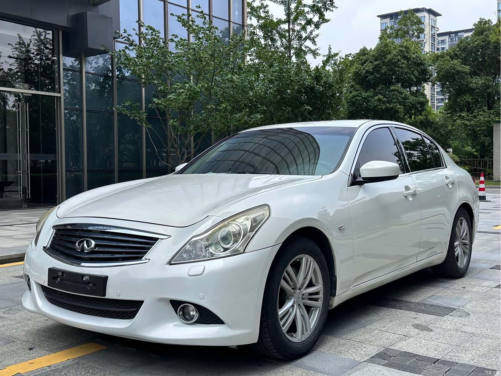 Infiniti G25