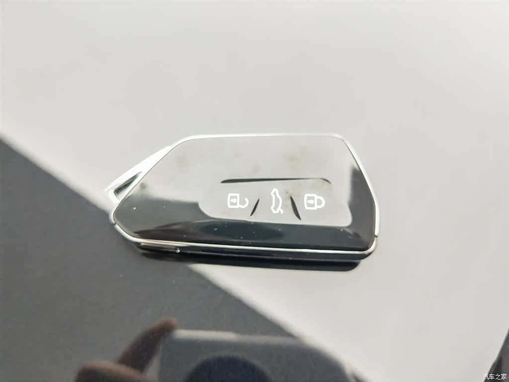 Volkswagen Teramont X, 2023 19