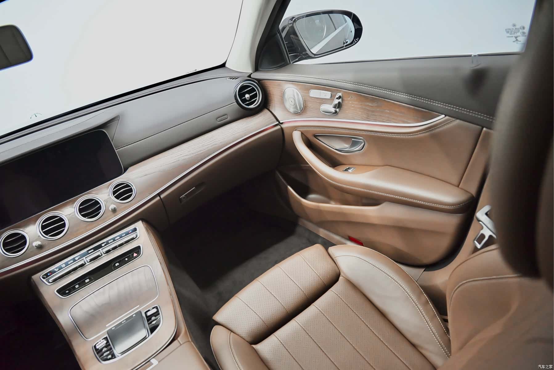 Mercedes-Benz E-Class, 2022 52